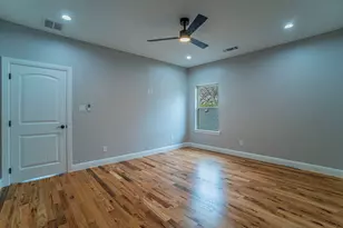 8319 Deep Green Dr, Dallas, TX 75249 - Photo 19