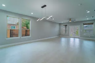 8319 Deep Green Dr, Dallas, TX 75249 - Photo 11