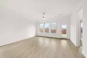 128 Trinity St, Grandview, TX 76050 - Photo 11