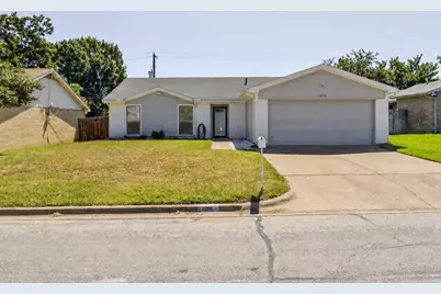 1915 Lavon Creek Lane, Arlington, TX 76006 - Photo 1