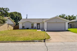 1915 Lavon Creek Ln, Arlington, TX 76006 - Photo 1