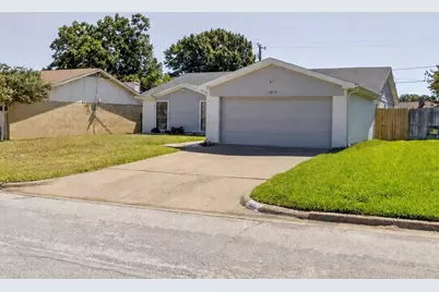 1915 Lavon Creek Lane, Arlington, TX 76006 - Photo 3