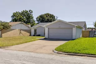 1915 Lavon Creek Ln, Arlington, TX 76006 - Photo 3