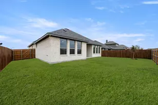 144 Trinity St, Grandview, TX 76050 - Photo 3