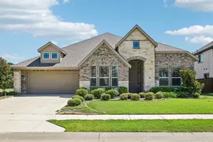 208 Oakcrest Dr, Justin, TX 76247 - Photo 1