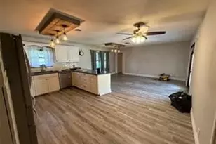 1412 Hillcrest St, Ennis, TX 75119 - Photo 3
