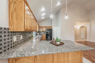 10501 Cloisters Dr, Fort Worth, TX 76131 - Photo 9