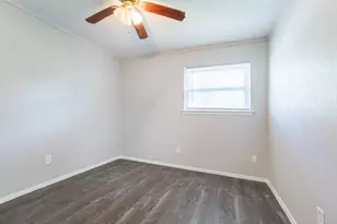 2303 April Ln, Grand Prairie, TX 75050 - Photo 13