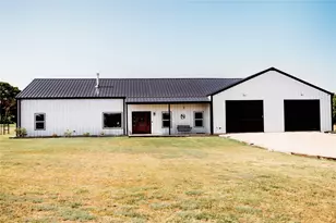 208 Chicken Field Rd, Whitewright, TX 75491 - Photo 1
