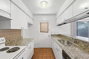 13422 Blossomheath Ln, Dallas, TX 75240 - Photo 7