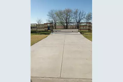 750 Section House Road, Alma, TX 75119 - Photo 3