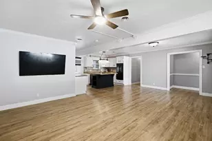 828 Billie Ruth Ln, Hurst, TX 76053 - Photo 9