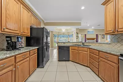 608 Pebble Creek Drive, Hewitt, TX 76643 - Photo 7
