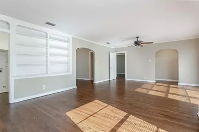 5829 E Mockingbird Lane, Dallas, TX 75206 - Photo 3