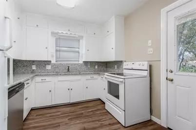 5829 E Mockingbird Lane, Dallas, TX 75206 - Photo 11