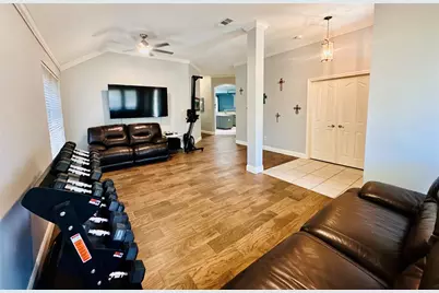 5851 Lorenzo Drive, Grand Prairie, TX 75052 - Photo 17