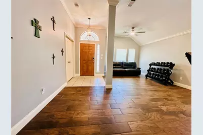 5851 Lorenzo Drive, Grand Prairie, TX 75052 - Photo 19