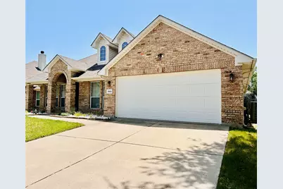 5851 Lorenzo Drive, Grand Prairie, TX 75052 - Photo 3