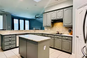 5851 Lorenzo Dr, Grand Prairie, TX 75052 - Photo 3