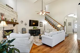5905 Cripple Creek Tr, North Richland Hills, TX 76180 - Photo 9