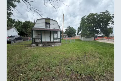 754 N Waco, Van Alstyne, TX 75495 - Photo 1