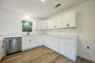 2415 W Morton St, Denison, TX 75020 - Photo 11