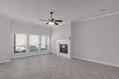 1914 Melinda Lane, Farmers Branch, TX 75234 - Photo 5