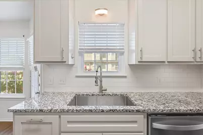 1325 Speight Avenue, Waco, TX 76706 - Photo 11