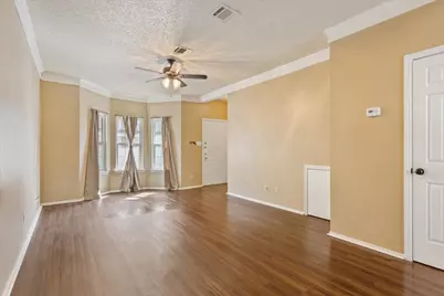 1325 Speight Avenue, Waco, TX 76706 - Photo 5
