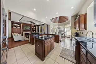 10624 Star Meadow Dr, Frisco, TX 75033 - Photo 11