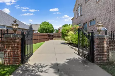10624 Star Meadow Drive, Frisco, TX 75033 - Photo 35