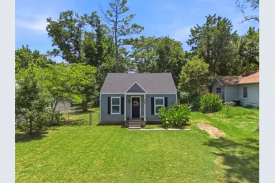 707 W Water Street, Weatherford, TX 76086 - Photo 1