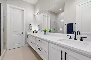 131 Gdn Ct E, Arlington, TX 76013 - Photo 11