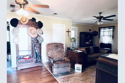 706 County Road 4599, Boyd, TX 76023 - Photo 3