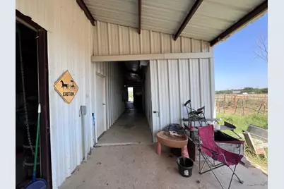 706 County Road 4599, Boyd, TX 76023 - Photo 27