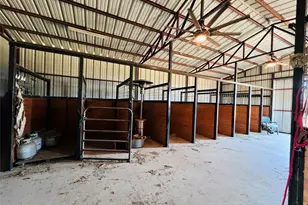 706 Co Rd 4599, Boyd, TX 76023 - Photo 33