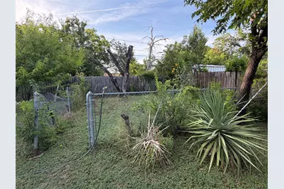 2329 Clover Ridge Drive, Dallas, TX 75216 - Photo 11