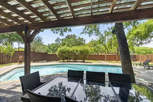 1317 W Redbud Dr, Hurst, TX 76053 - Photo 33
