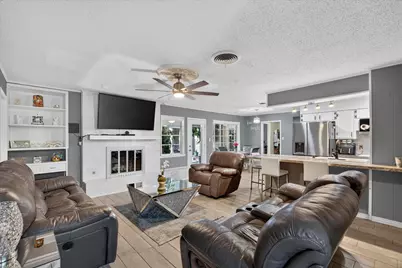 1317 W Redbud Drive, Hurst, TX 76053 - Photo 11