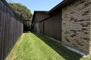 413 Hemlock Dr, Grand Prairie, TX 75052 - Photo 11