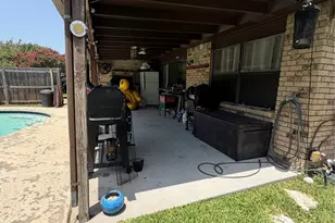 413 Hemlock Dr, Grand Prairie, TX 75052 - Photo 23