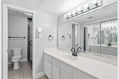 322 W Harwood Road #B, Hurst, TX 76054 - Photo 15