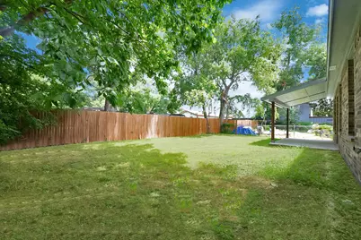 407 E Willingham Street, Cleburne, TX 76031 - Photo 5