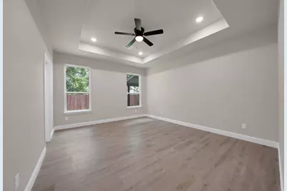 407 E Willingham Street, Cleburne, TX 76031 - Photo 31
