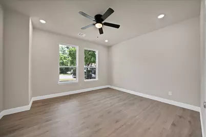 407 E Willingham Street, Cleburne, TX 76031 - Photo 29