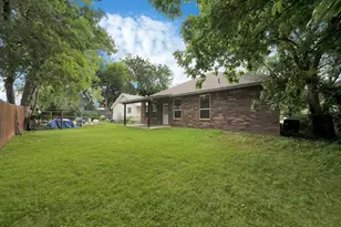 407 E Willingham St, Cleburne, TX 76031 - Photo 5