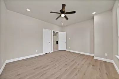407 E Willingham Street, Cleburne, TX 76031 - Photo 25