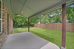 407 E Willingham St, Cleburne, TX 76031 - Photo 9