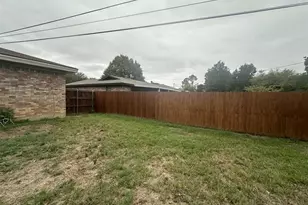 704 Clebud Dr, Euless, TX 76040 - Photo 25