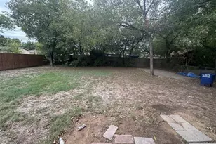 704 Clebud Dr, Euless, TX 76040 - Photo 23